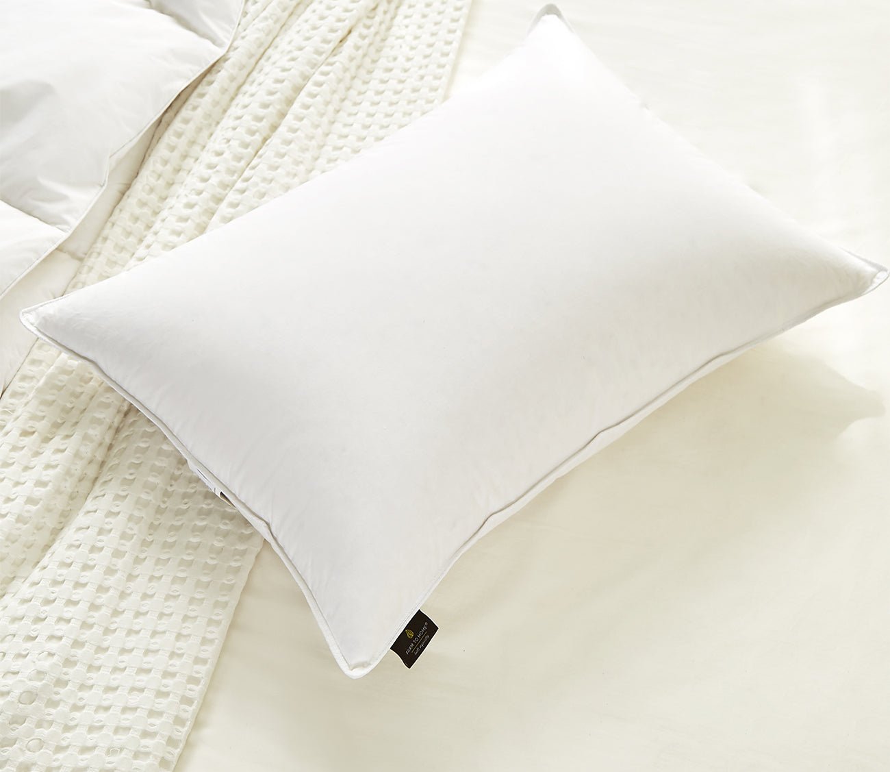 http://www.citymattress.com/cdn/shop/products/organic-cotton-white-down-pillow-by-farm-to-home-929958.jpg?v=1668638917