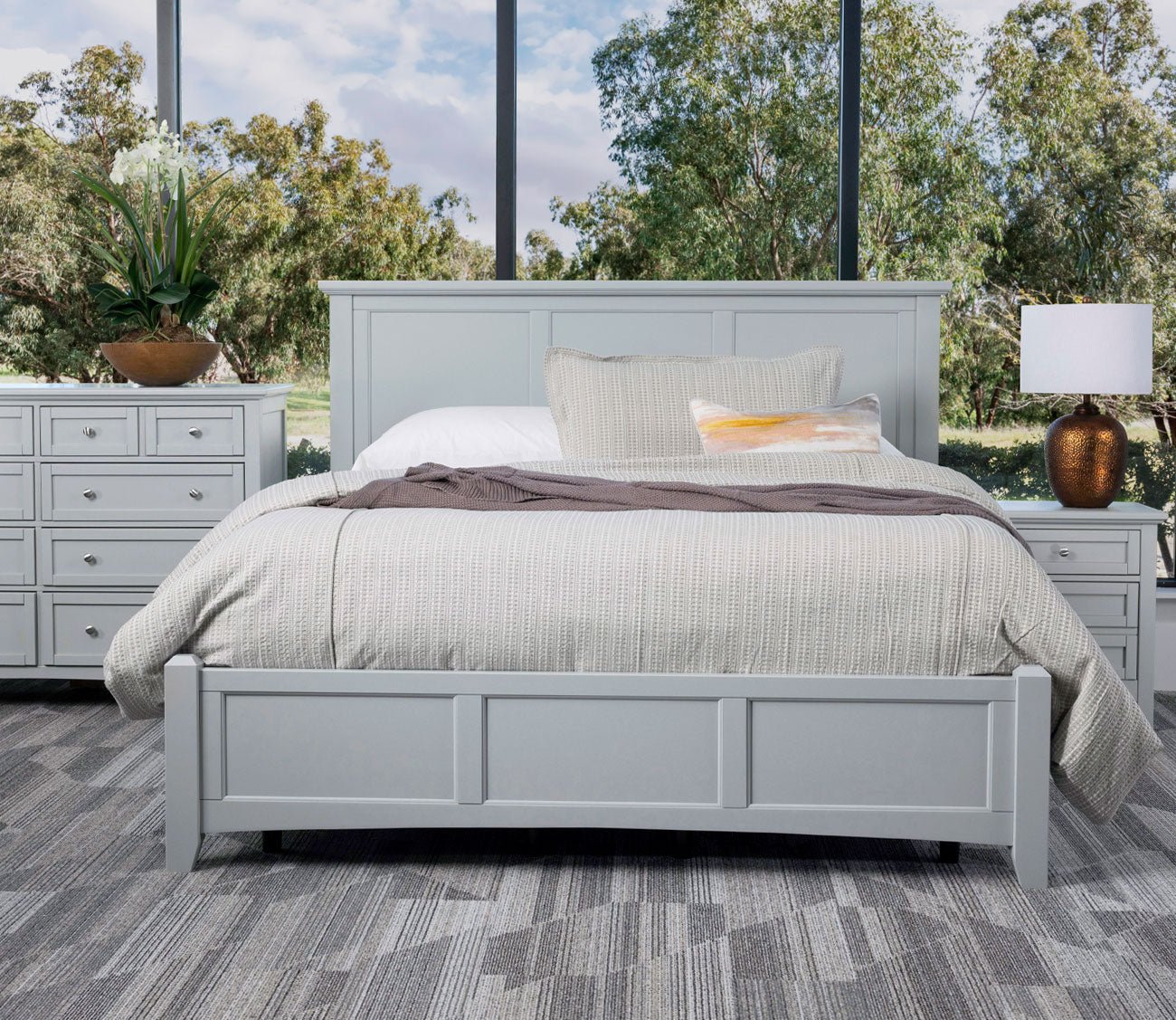 Bonanza Wood Panel Low Profile Bed by Vaughan Bassett