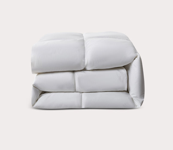 All Season White Goose Feather and Down Fiber Comforter by Serta