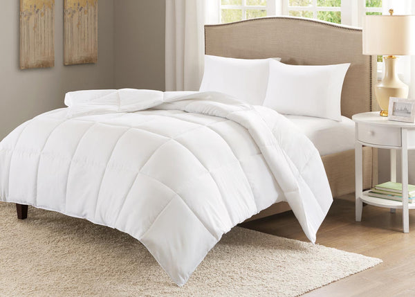 Microfiber Down Alternative Comforter (Full/Queen) White