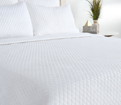 Diamond White Sateen Quilt by Villa Home