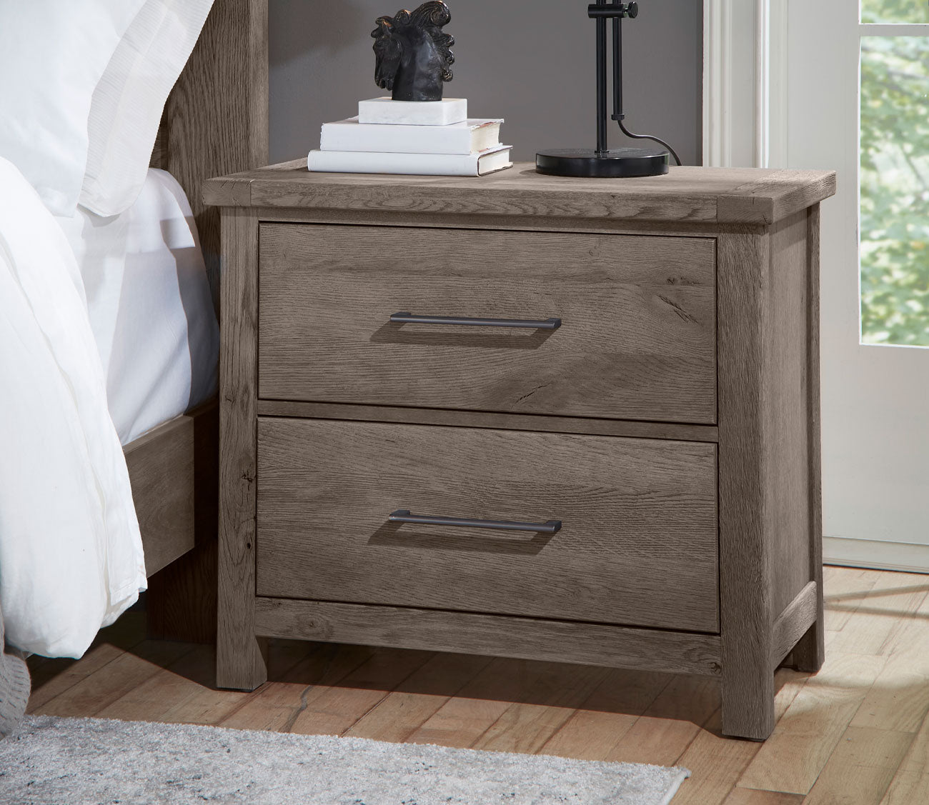 Dovetail Poster Bed Bedroom Set by Vaughan Bassett