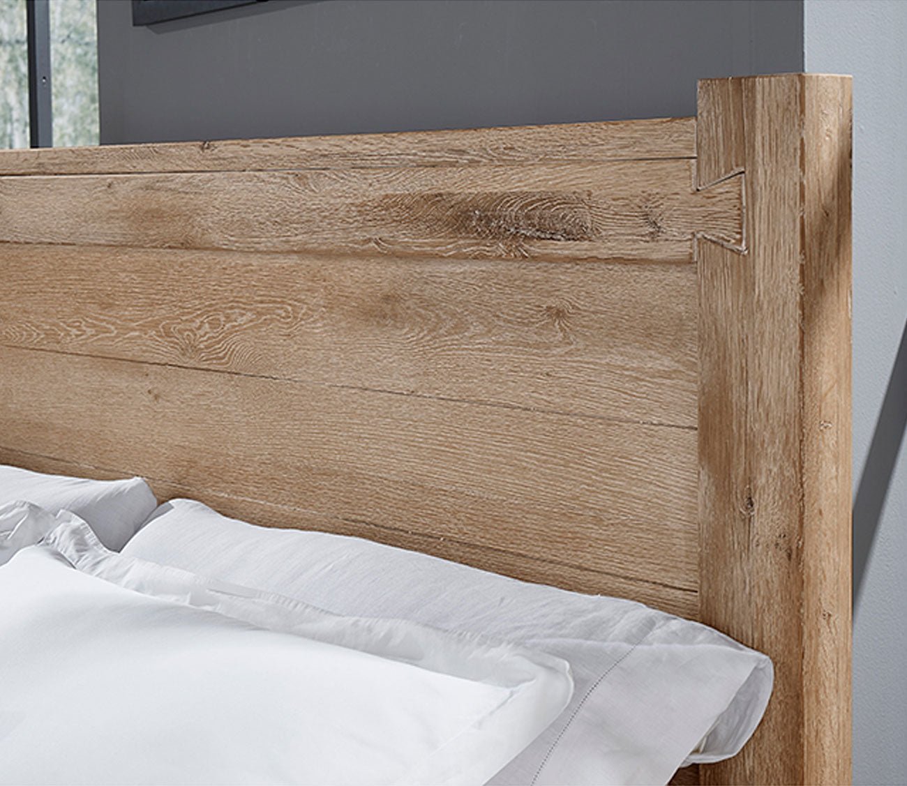 Dovetail Poster Headboard by Vaughan Bassett