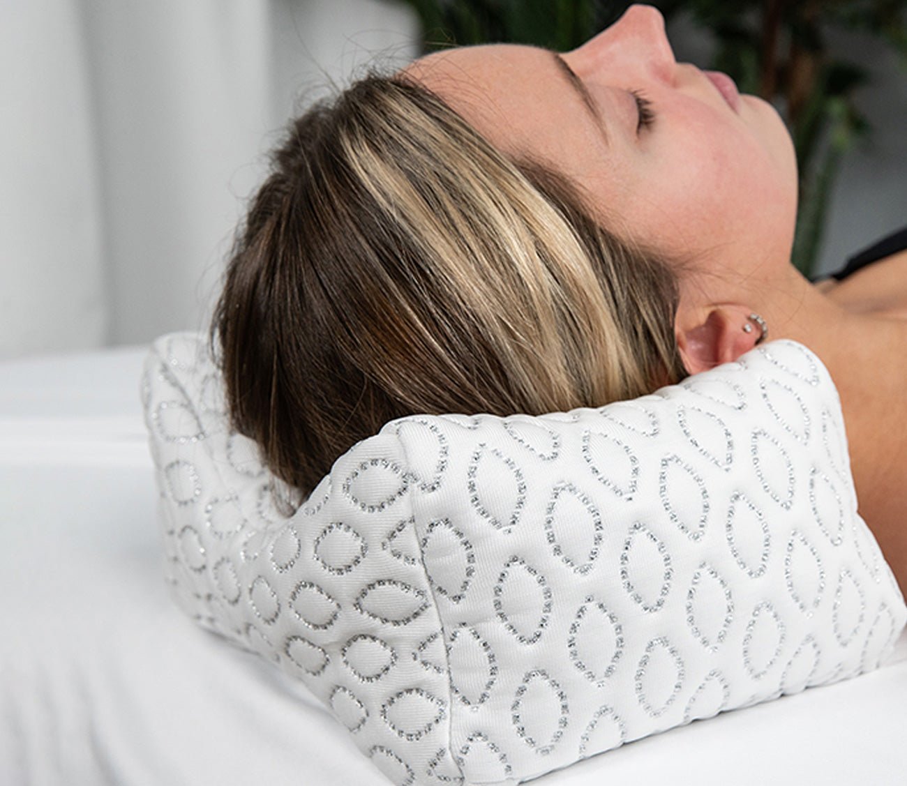 Knee clearance rest pillow