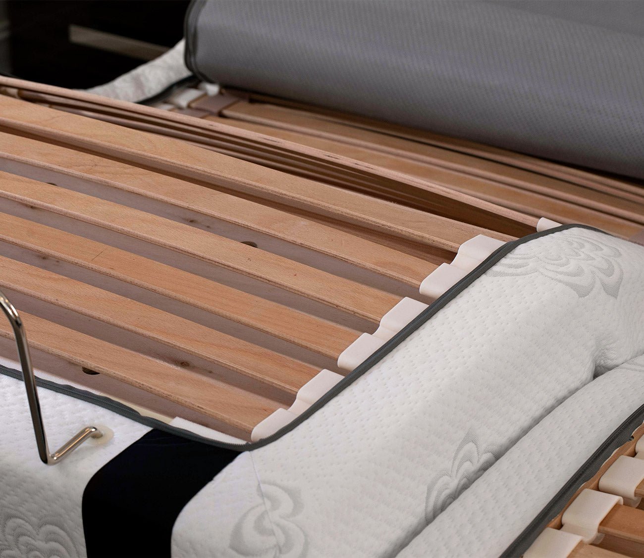 Luxe Adjustable Slat Bed Base by PranaSleep