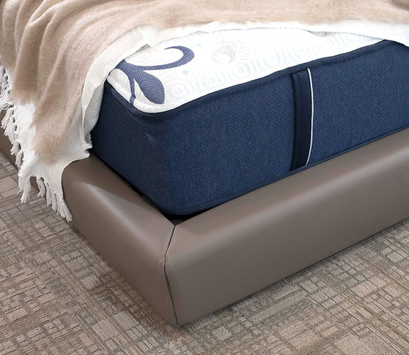 Narciso Leather Upholstered Bed by CM Italia