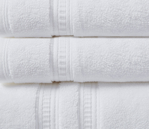 https://www.citymattress.com/cdn/shop/products/plume-feather-touch-antimicrobial-cotton-6-piece-towel-set-by-beautyrest-412229.jpg?v=1657573129&width=578
