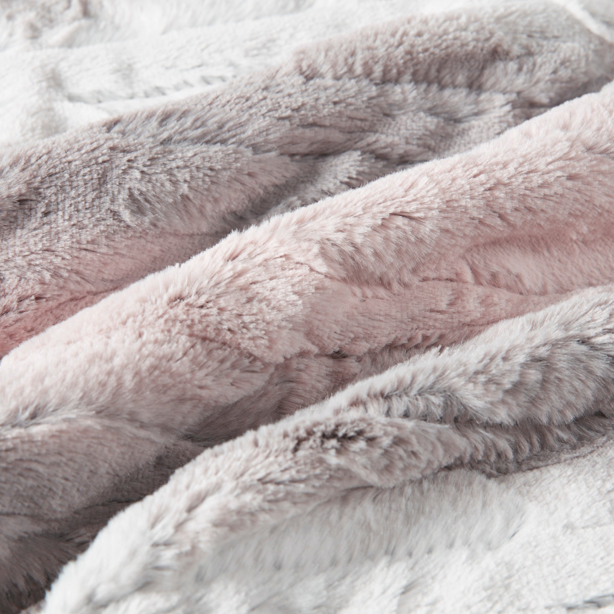 Zuri Oversized Heated Faux Fur Throw by Beautyrest